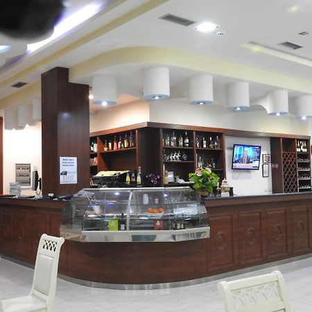 Hotel 3 Vellezerit Durres Ngoại thất bức ảnh