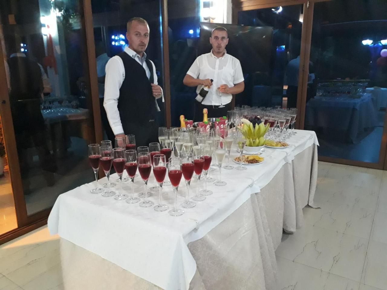 Hotel 3 Vellezerit Durres Ngoại thất bức ảnh