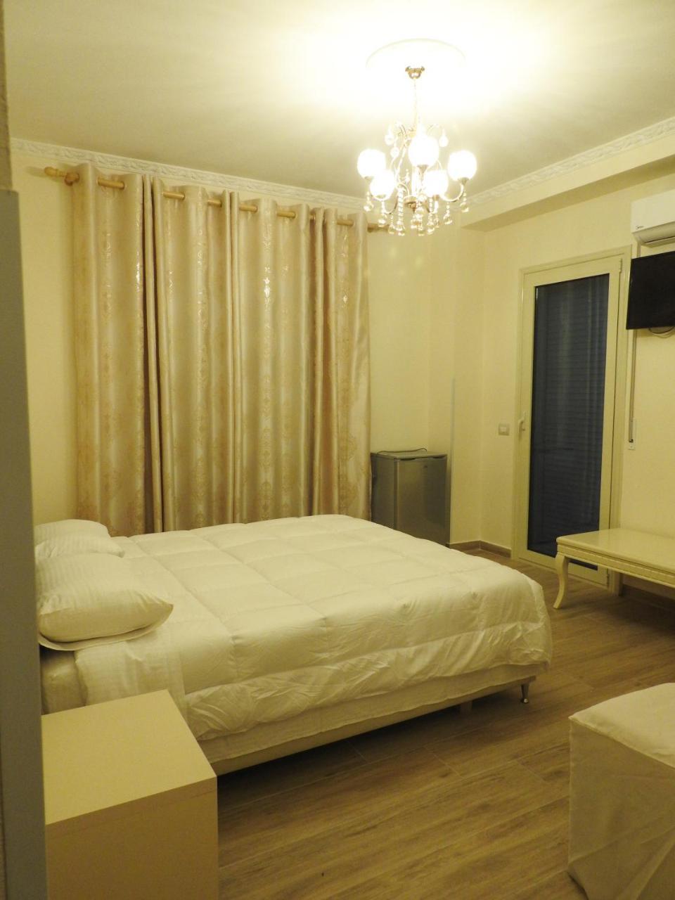 Hotel 3 Vellezerit Durres Ngoại thất bức ảnh