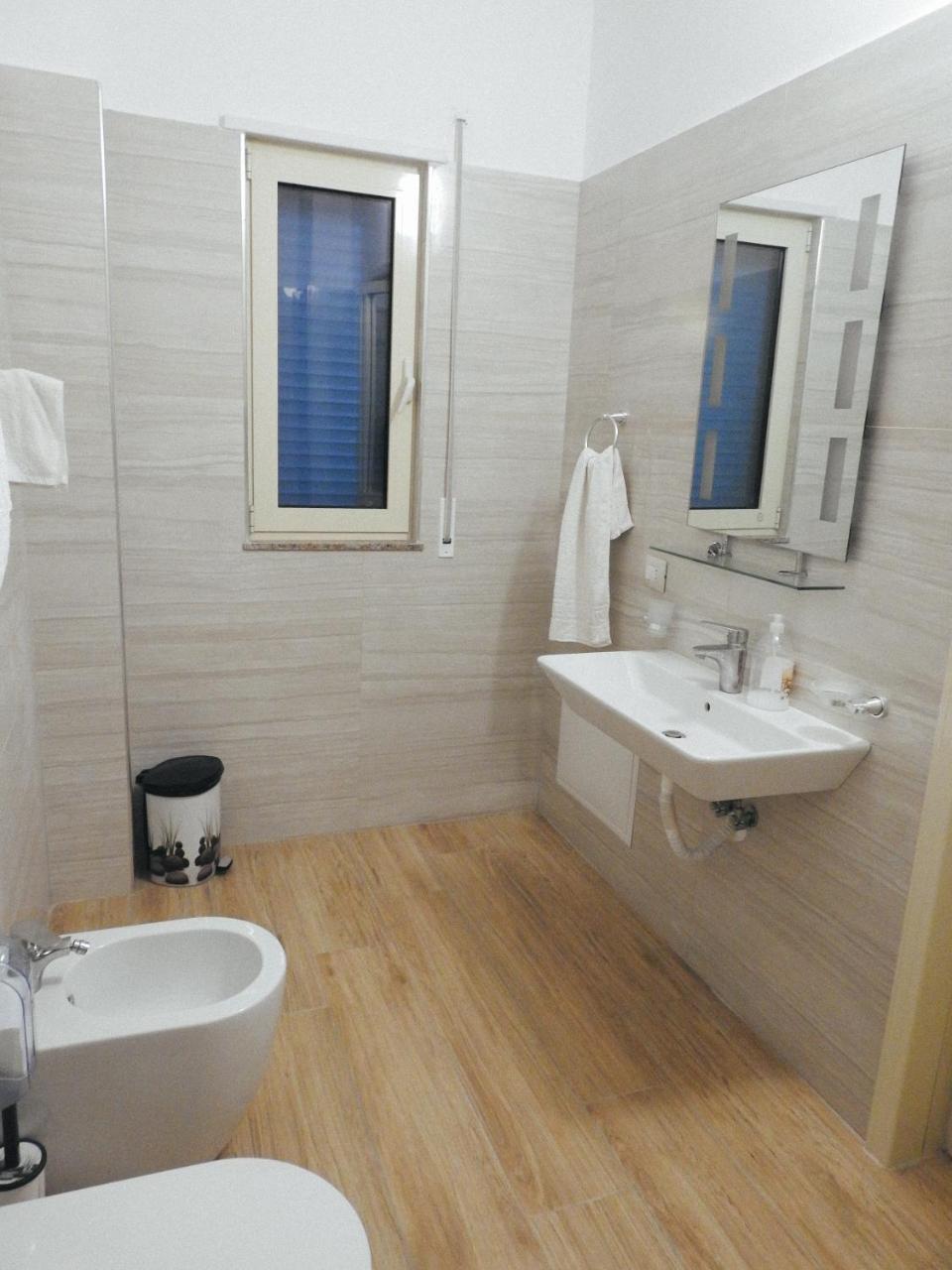 Hotel 3 Vellezerit Durres Ngoại thất bức ảnh