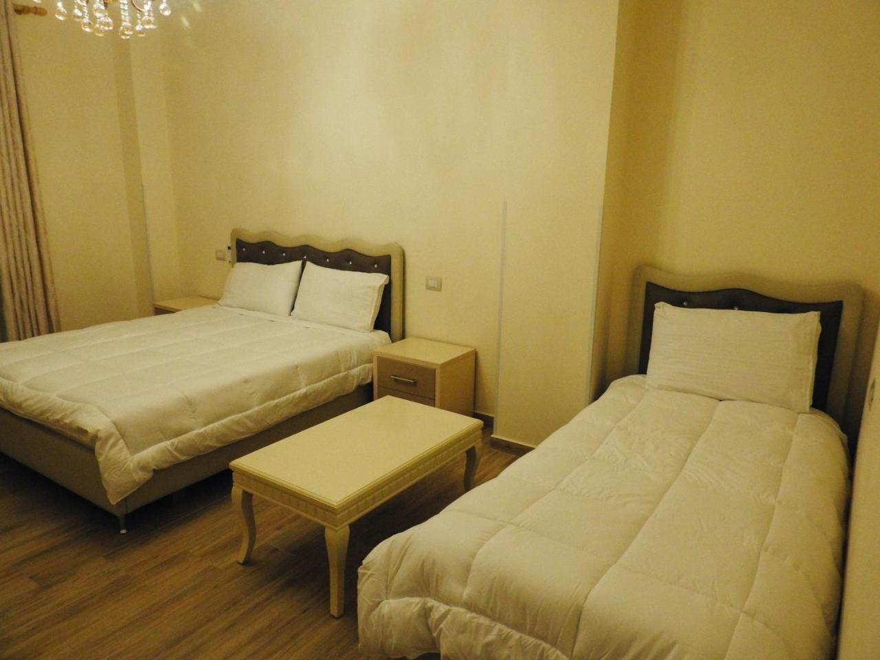 Hotel 3 Vellezerit Durres Ngoại thất bức ảnh