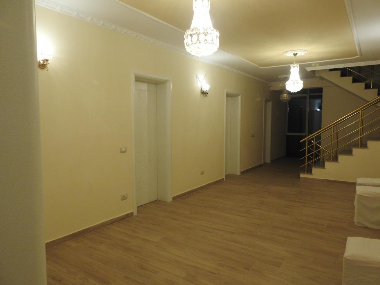 Hotel 3 Vellezerit Durres Ngoại thất bức ảnh