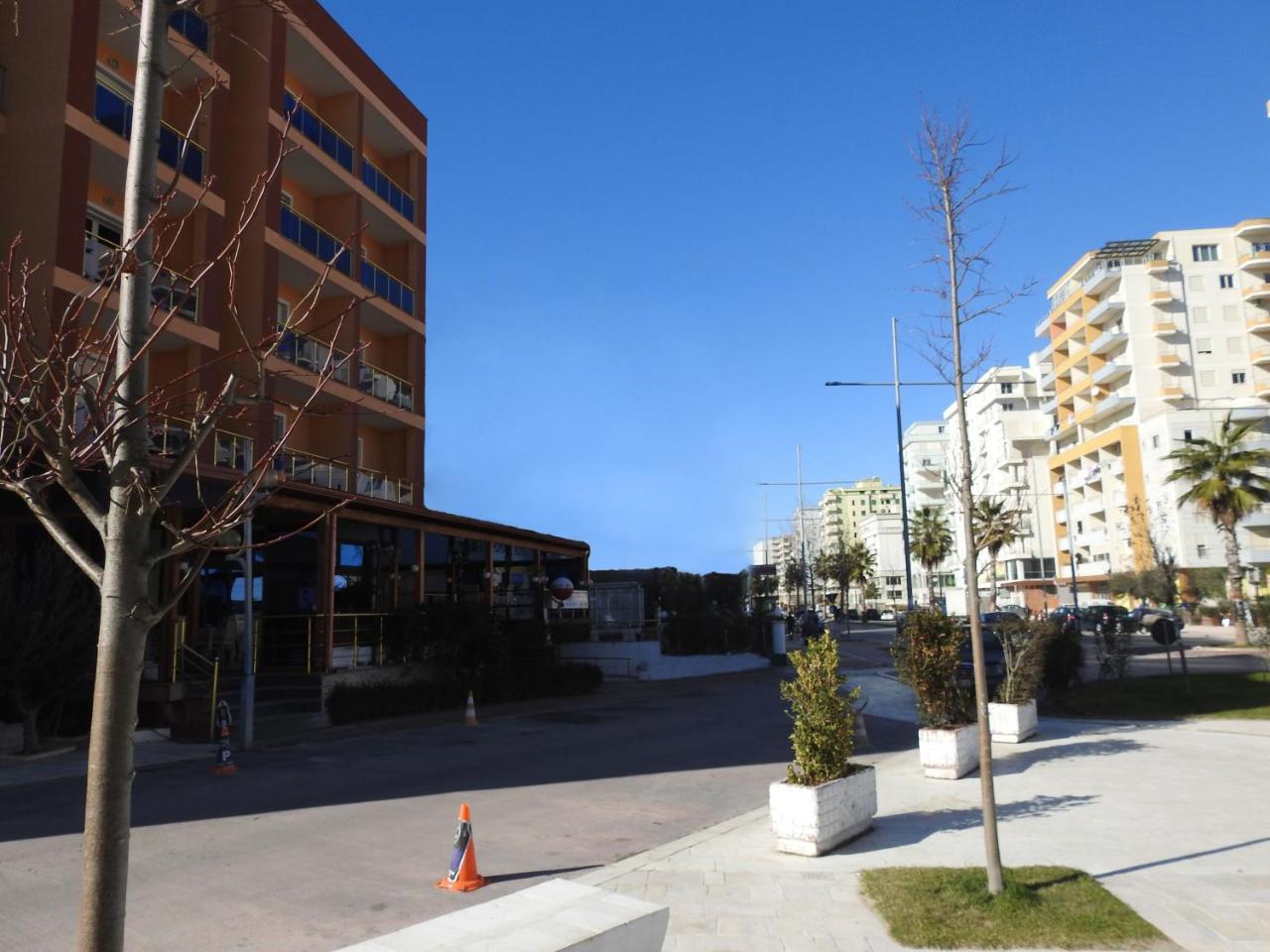 Hotel 3 Vellezerit Durres Ngoại thất bức ảnh